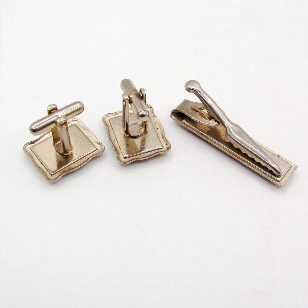Vintage Silver Tone Red Lucite Horse Head Cufflinks Tie Bar Clip Set Equestrian